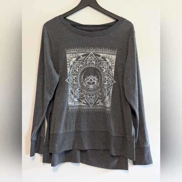 GAIAM Tops - GAIAM Gray Mandala Print Women's Top Shirt Soft Comfy XL Great Used Cond Yoga